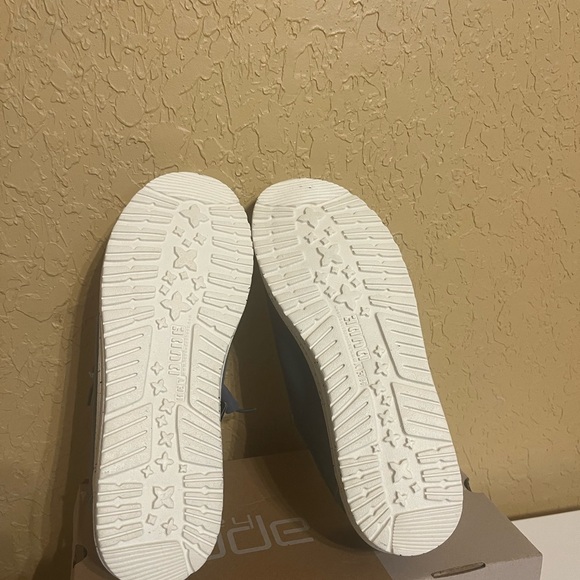 Hey Dude Women’s Casual Shoes Size 10 - Picture 5 of 7